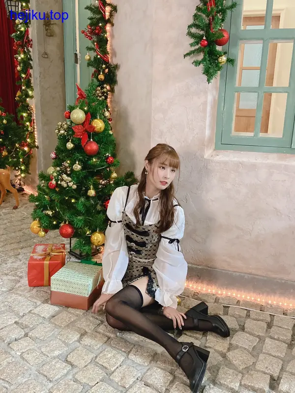 泥泥汝cos甘雨角色造型和神态还原