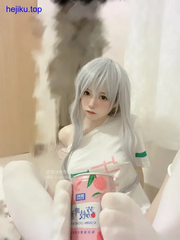 倦倦喵趴姿前爪伸开粉色爪垫绒毛分层