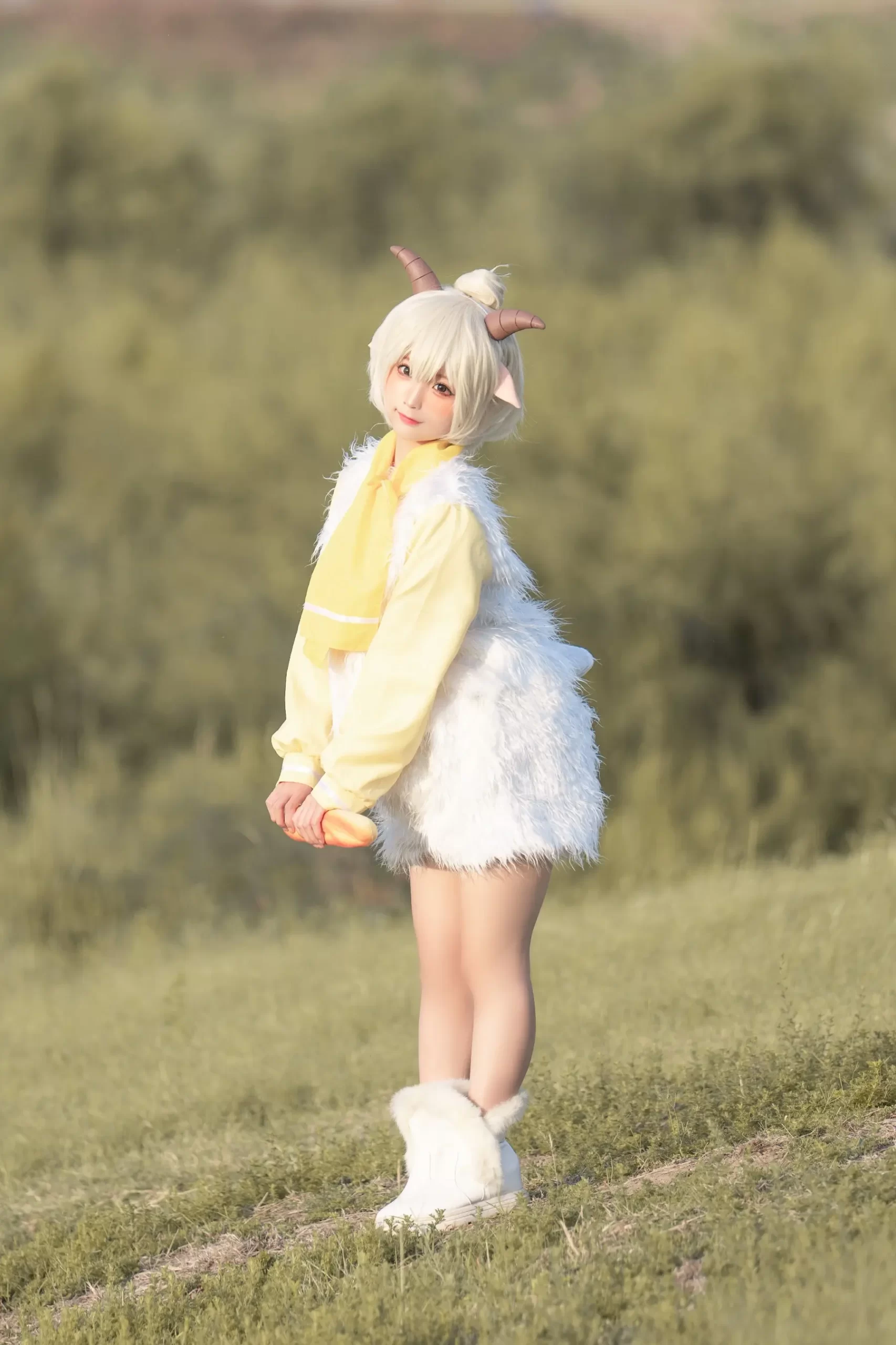 蠢沫沫小黄帽写真作品，这次的风格太对味了！ - 图3