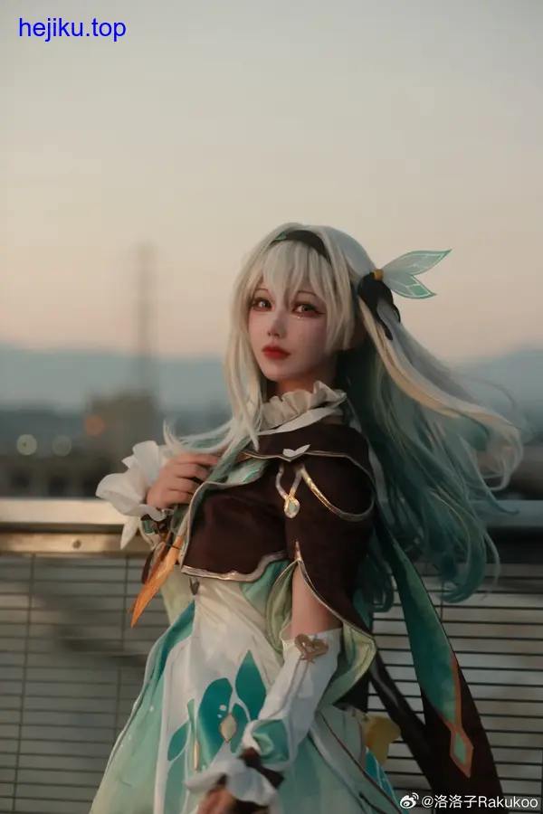 狐洛洛子女仆天使手持扫帚裙摆褶皱围裙米白色