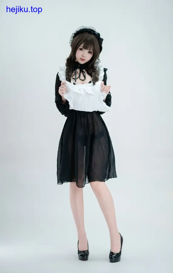 bangni邦尼瑜伽照片图2 bangni邦尼瑜伽侧身脊柱线条展示