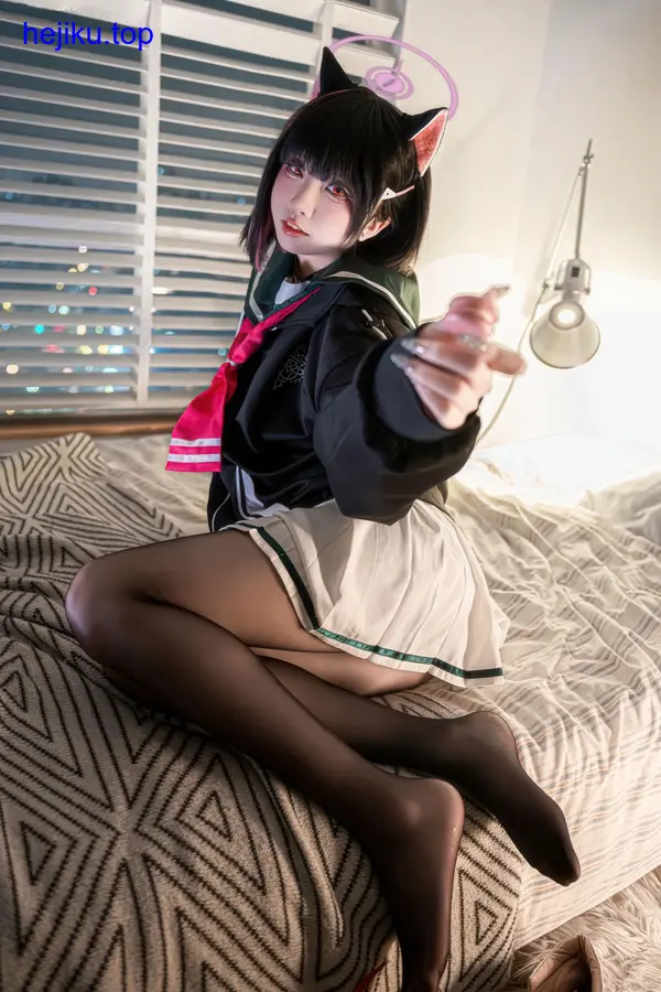 纸悦Etsuko咖啡馆女孩插画