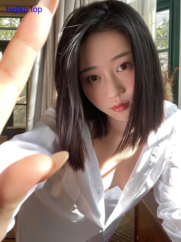 聊聊年年nnian全套作品,那些打动人心的瞬间 聊聊年年nnian全套作品,那些打动人心的瞬间 - 图1