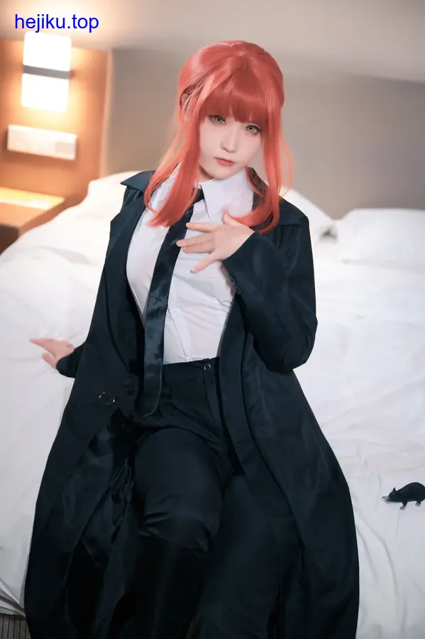 Quan冉有点饿吃东西满足表情包