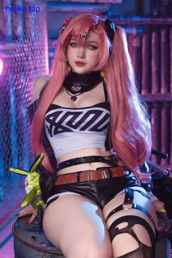 Ulichan的cos作品真的太绝了，每一张都值得收藏！ - 图2