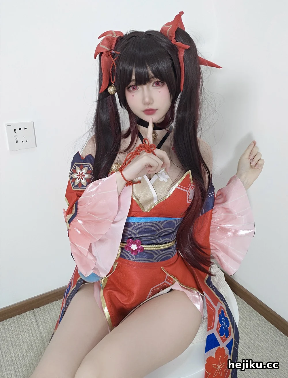 迷之呆梨 清纯脸蛋与火辣身材的反差网红
