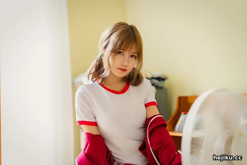 小仓千代w 那个让你想追更的COSER,现在去B站直播了