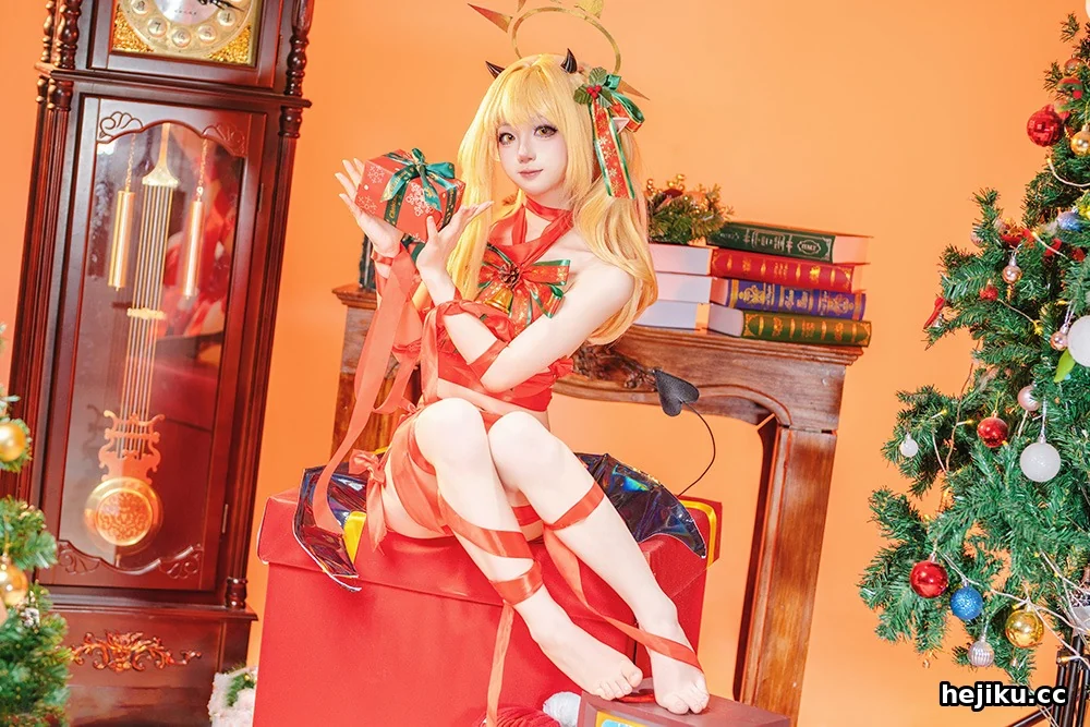 冷reng的COSPLAY合集 鸣潮菲比与守岸人
