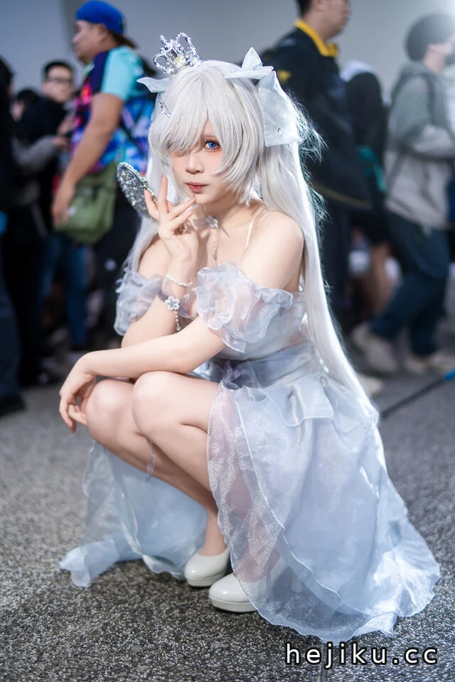 黒川cowcow妮姬灰姑娘COS:梦幻水晶礼裙,童话感直接拉满