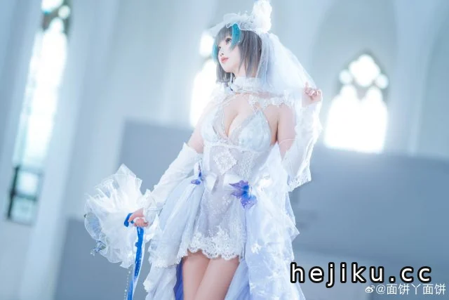 面饼仙儿柴郡花嫁COS：演绎碧蓝航线猫耳头纱下的二次元梦幻
