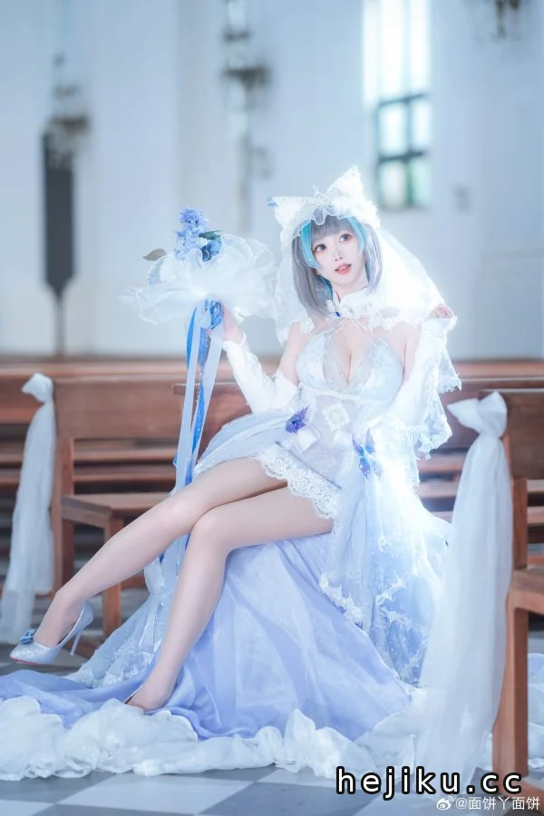面饼仙儿柴郡花嫁COS：演绎碧蓝航线猫耳头纱下的二次元梦幻