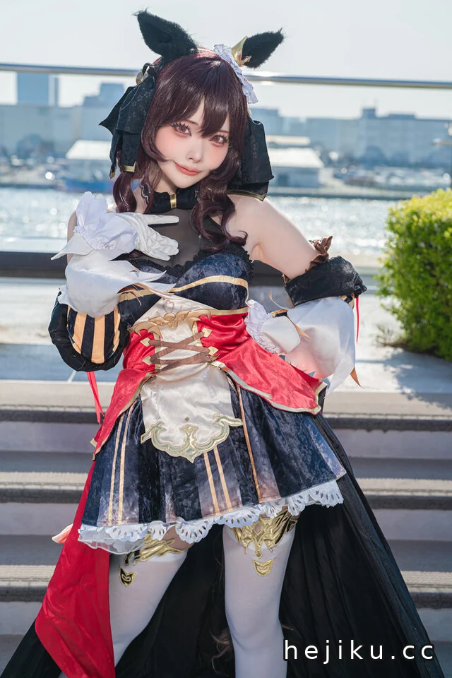 水羽Etocha贵妇人COS：红黑礼服惊艳AnimeJapan2026现场