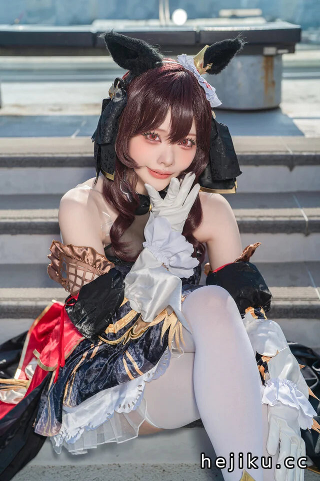 水羽Etocha贵妇人COS：红黑礼服惊艳AnimeJapan2026现场