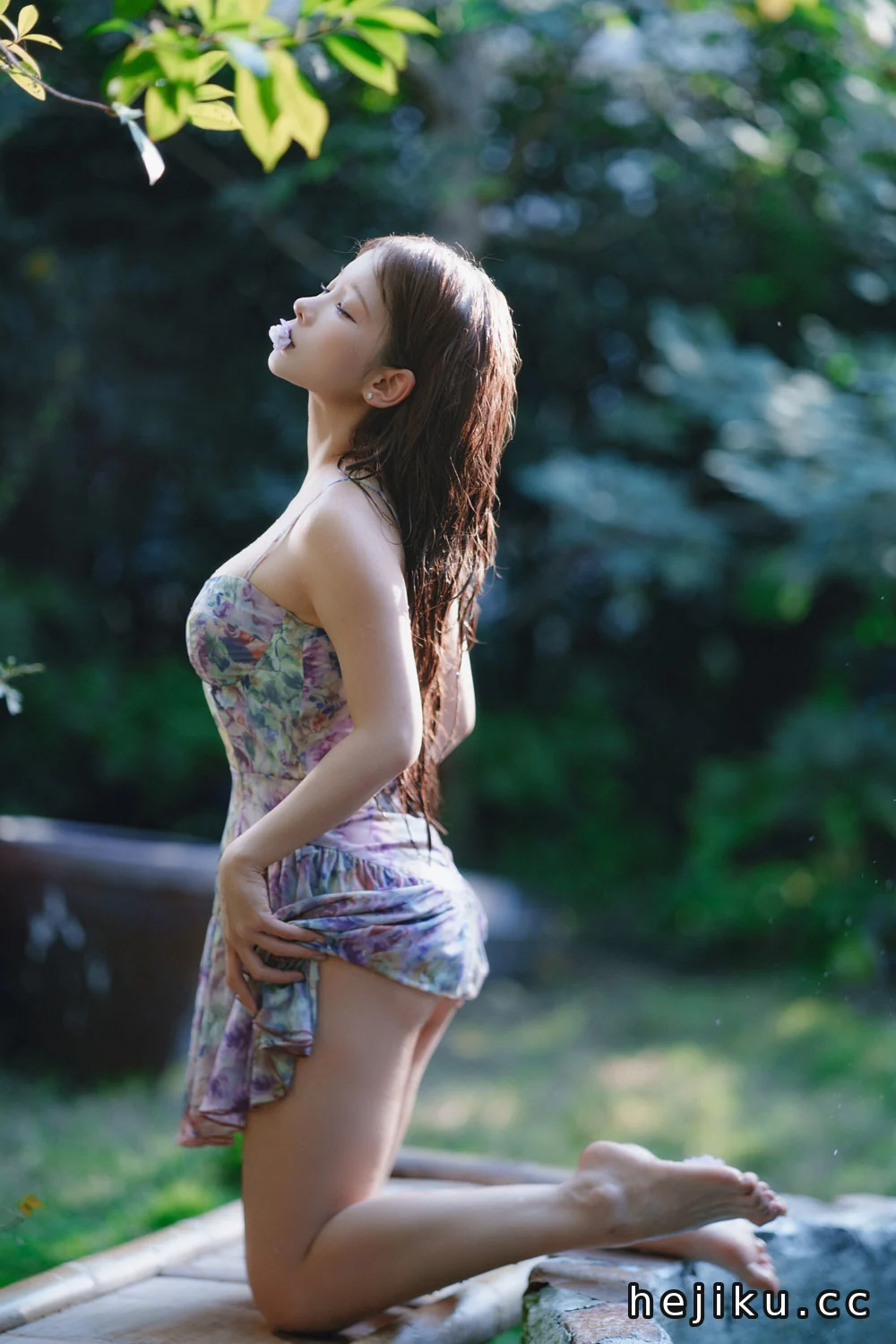 蠢沫沫 水池碎花裙 [27P-675M]